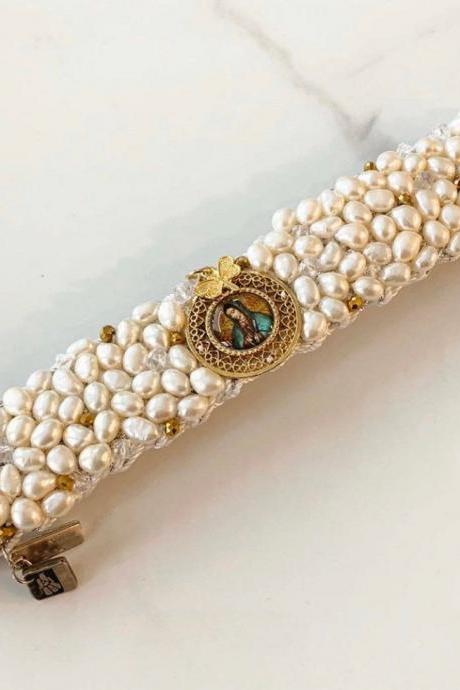 Handmade pearls bracelet